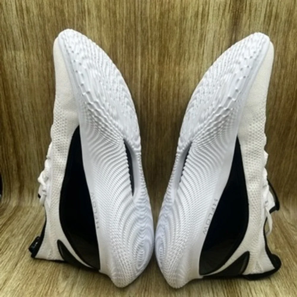 Under Armour Curry Flow‎ 8 Men's Size 15 Basketball Shoes White Black NWOT